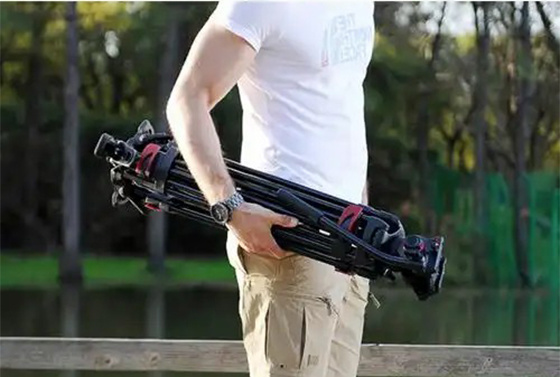 攝影(yǐng)攝像腳架怎麽用(yòng)