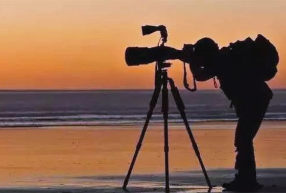 簡要(yào)介紹一(yī)些(xiē)常見(jiàn)的(de)攝影(yǐng)攝像機(jī)器(qì)材知(zhī)識